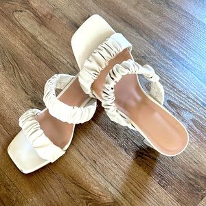 Kensie Kamilah Ivory Ruched Double Band Slide On Sandal